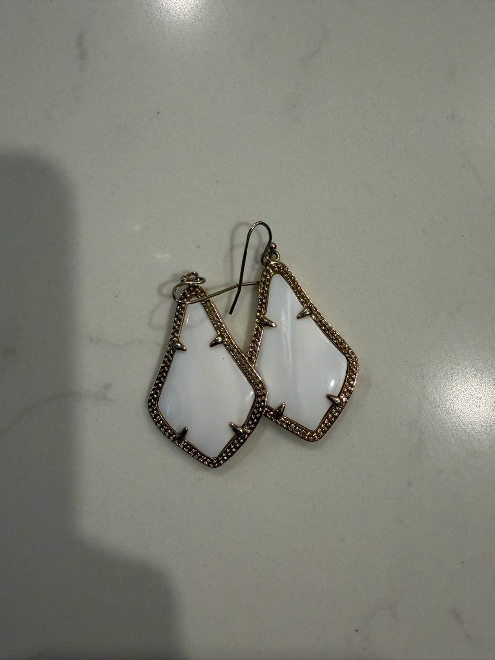 Kendra Scott Alex Drop Earrings White mother of pearl gold tone